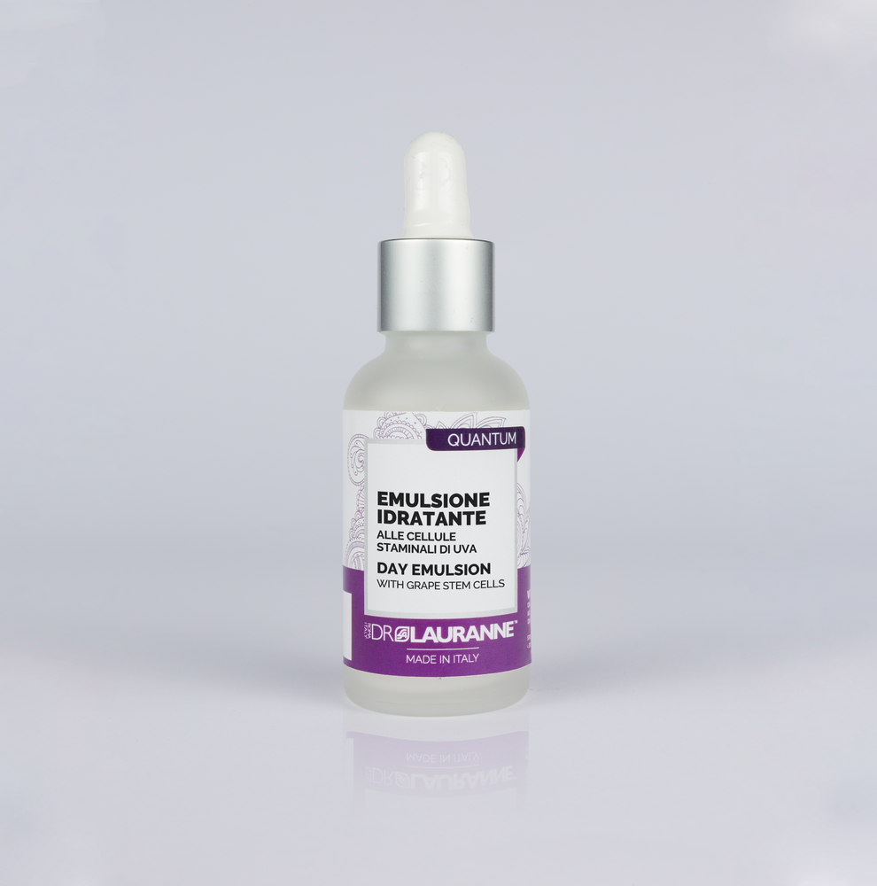 Moisturizing emulsion with grape stem cells and hyaluronic acid